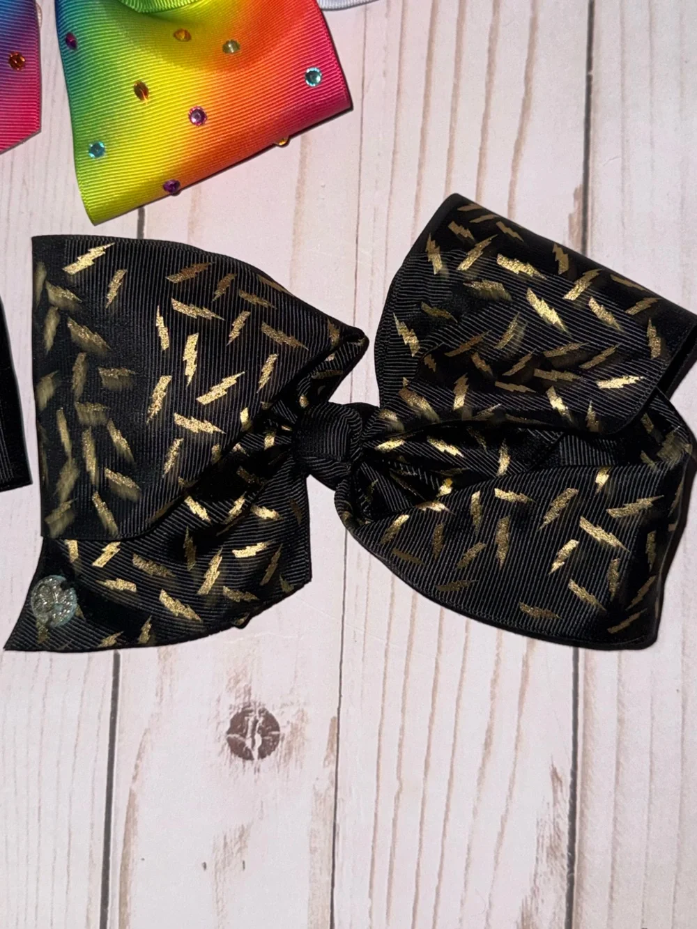 Jojo bows
